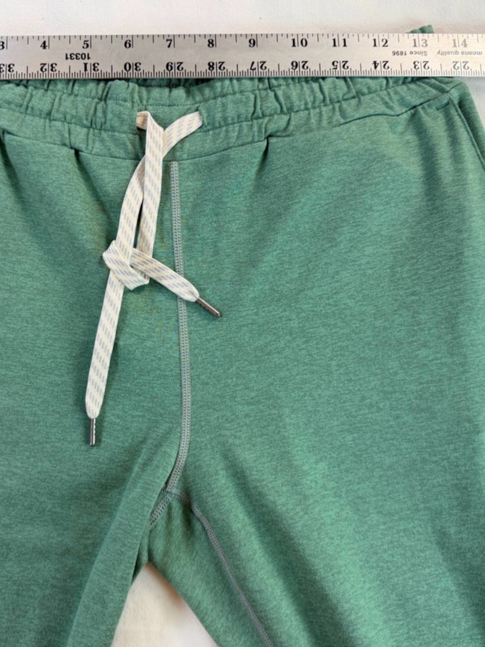 Vuori Women’s Marsh Green Performance Drawstring Joggers Small - Picture 7 of 9